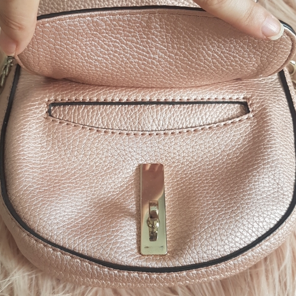 Guess metallic pink crossbody bag - Picture 3 of 7